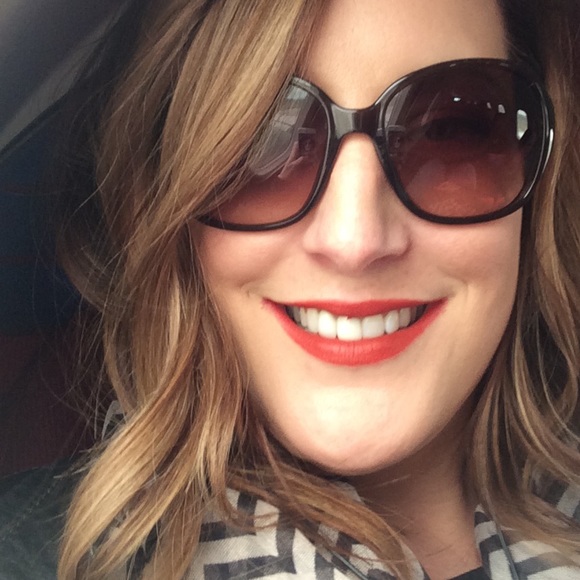 Meet your Posher, Melissa - Picture 5 of 12